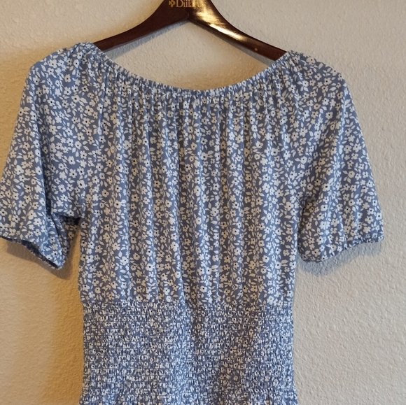 I.N. San Francisco Women's Blue/White Flowers Elastic Waist Band Crop Top. Sz S. - Picture 5 of 6